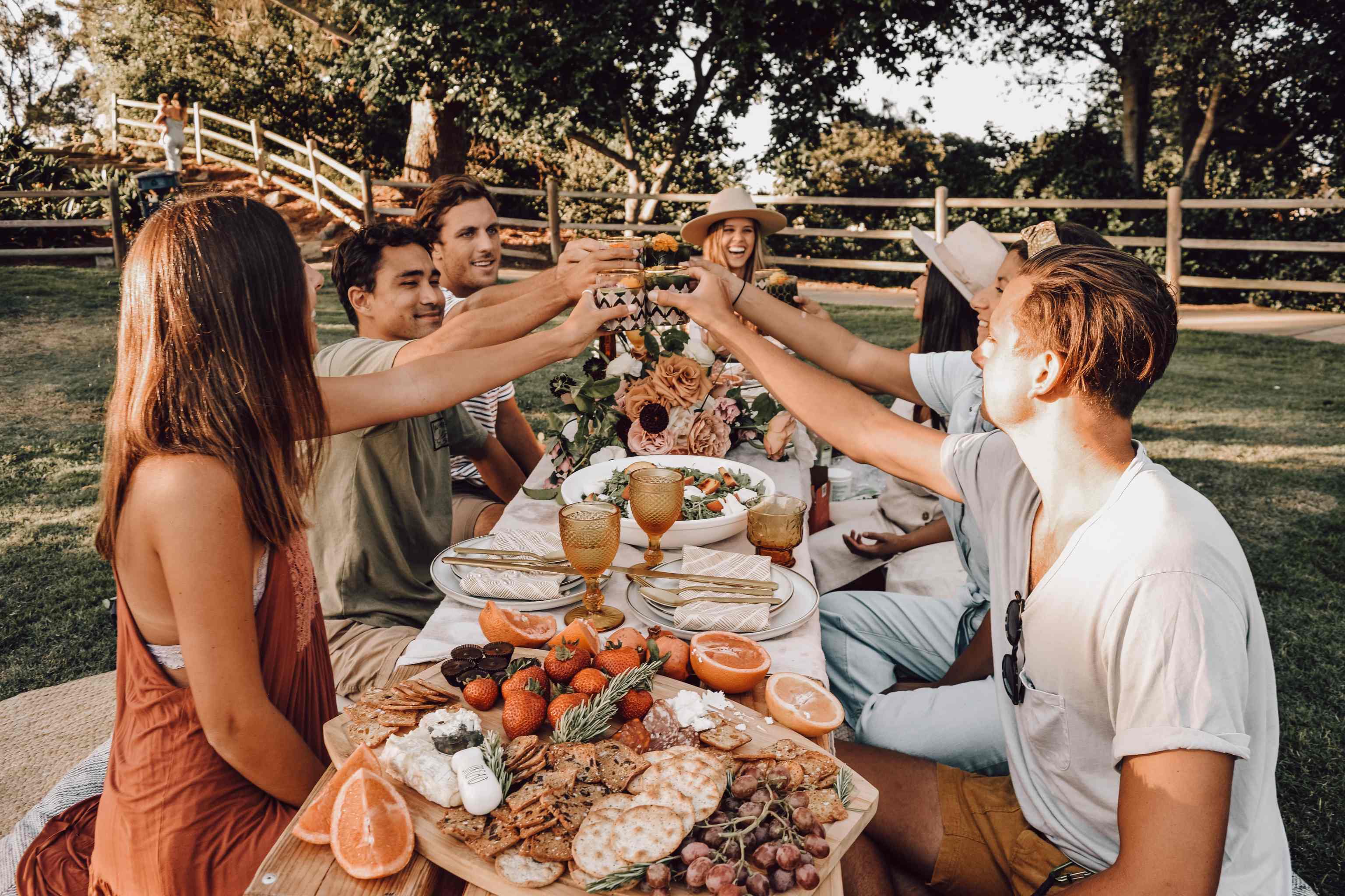 Picnic Season 2023 – The Perfect Time to Enjoy the Outdoors Again featured image
